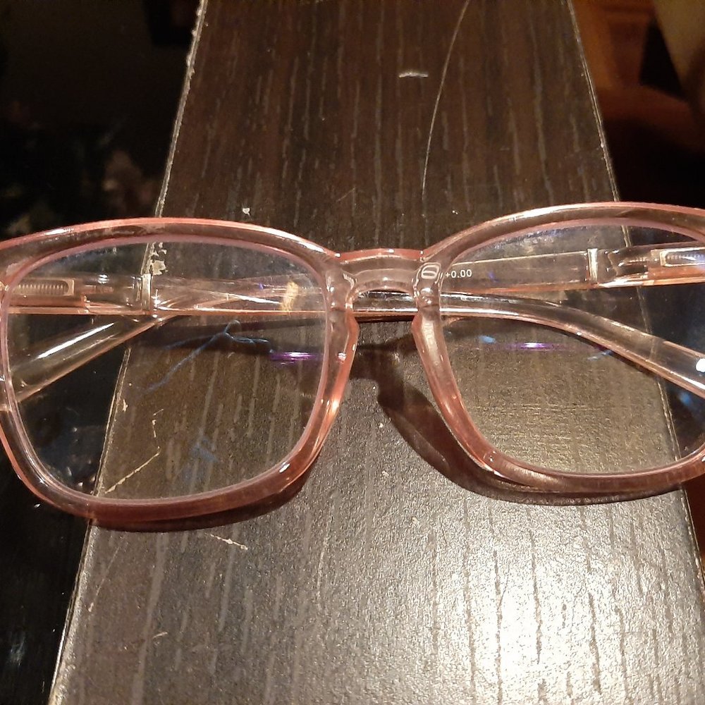 Pink Bluelight glasses.